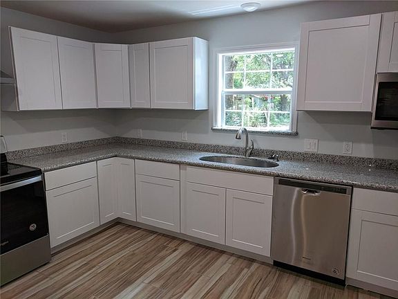 4th image of 1205 Hunter Dr