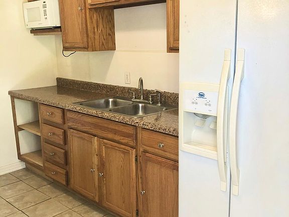 4th image of 383 W Marshall Dr