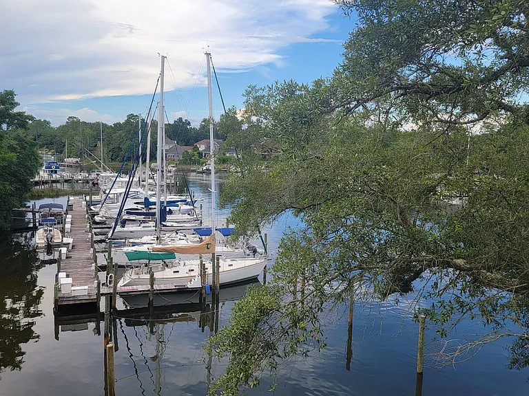300 Yacht Club Dr #17A — Photo 10