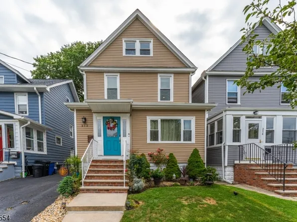 212 Pershing Ave, Roselle Park Boro, NJ 07204