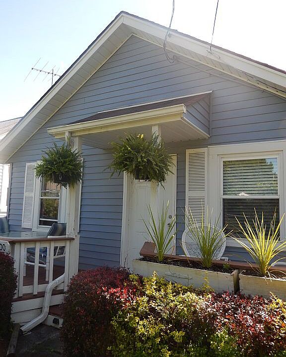 1st image of 4900 Francis Dr