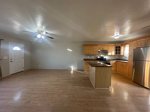 4th image of 146 Cypress Dr APT A