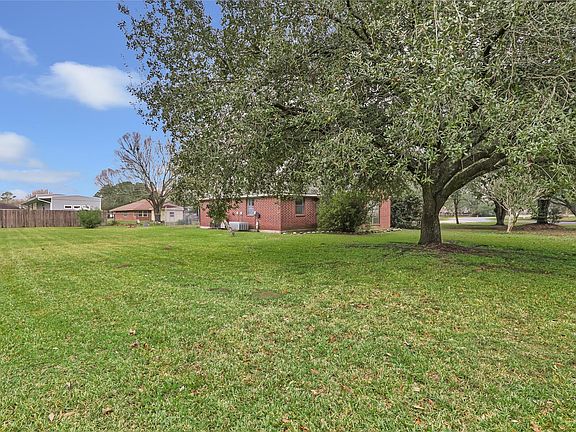 2nd image of 1002 Ransom St