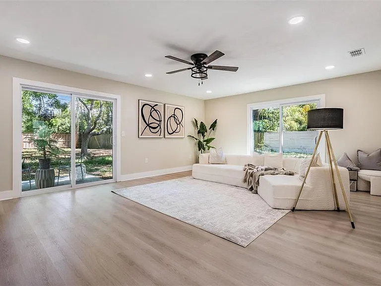 1104 S Lois Ave — Photo 12