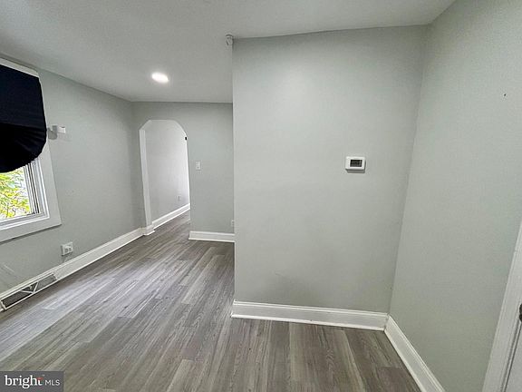 5th image of 16 E Federal St