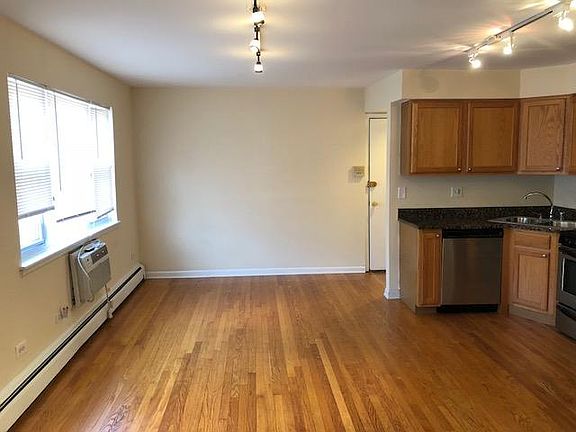 3rd image of 4056 N California Ave APT 3D