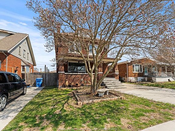 3rd image of 1384 Pillette Rd