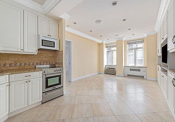 5th image of 150 Central Park S #516
