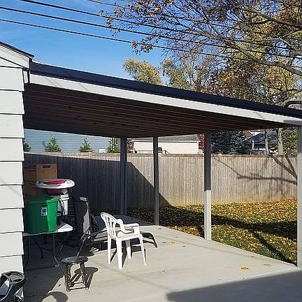 Garage awning added in 2020