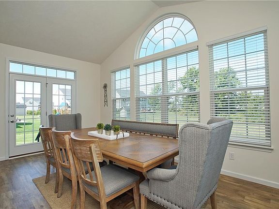 4th image of 408 Buckingham Grv
