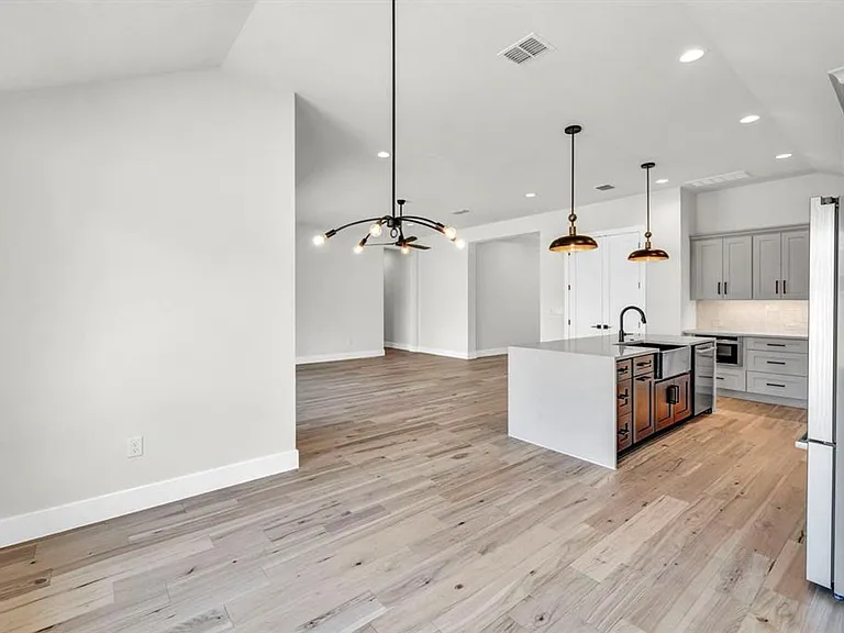 8209 Polar Dr — Photo 17