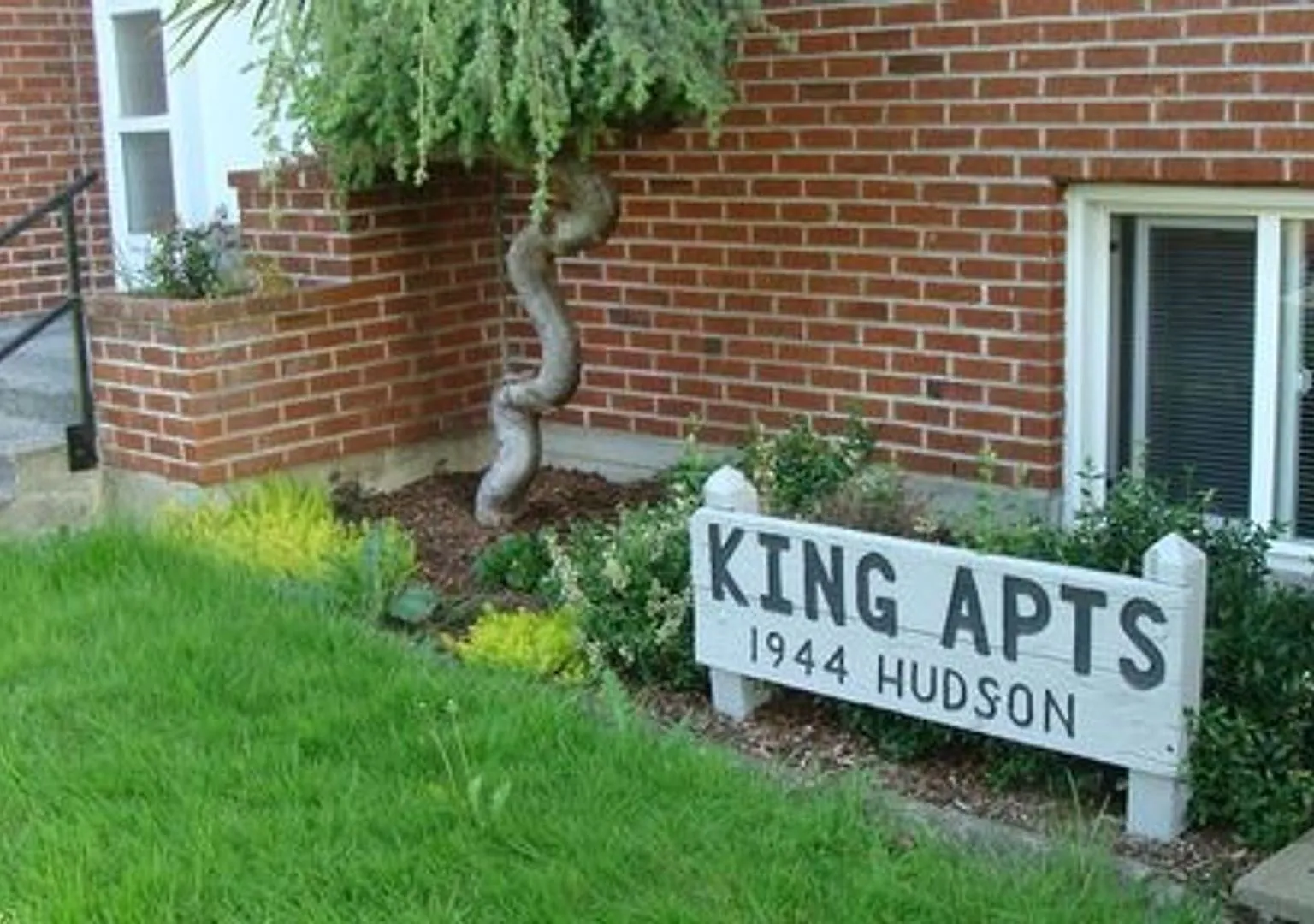 King Apartments — Photo 1