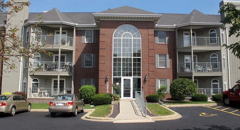 1st image of 5200 N Knoxville Ave APT 301N