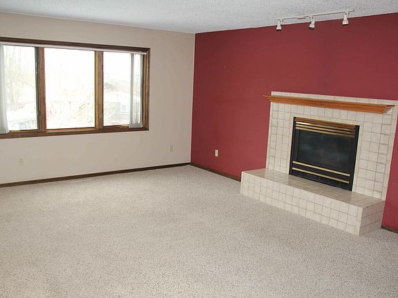 4th image of 410 Agate St