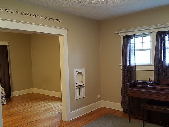 4th image of 115 Glenwood Blvd