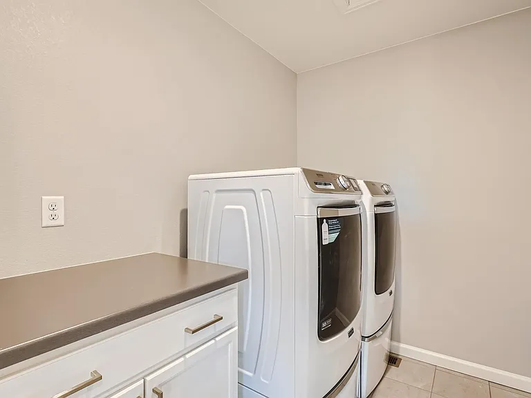 190 Mohawk Cir — Photo 23
