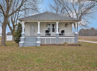 805 W Poplar St, Odin, IL 62870