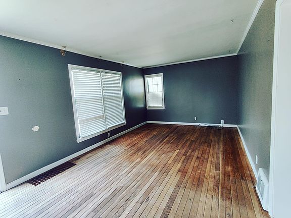 4th image of 3425 S Arlington Ave