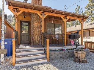 716 Vista Ln, Sugarloaf, CA 92386