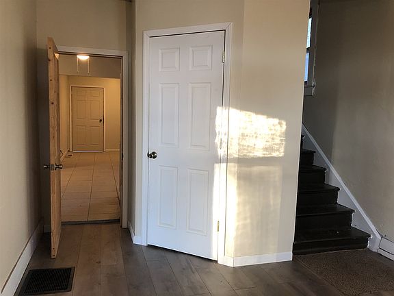 3rd image of 526 Wheatland Ave