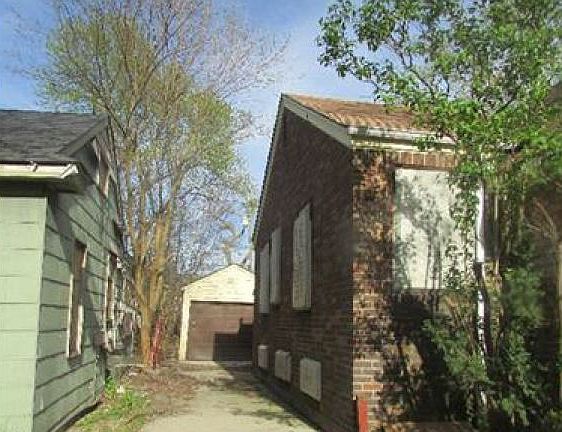 3rd image of 16810 Woodbine St