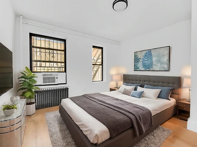 109 1st Ave #5R — Photo 3
