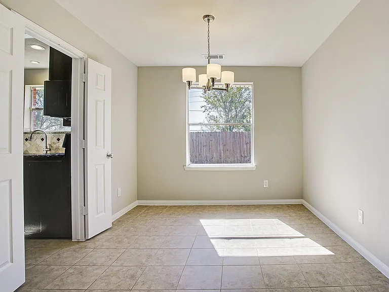 6506 Larissa Cir — Photo 11
