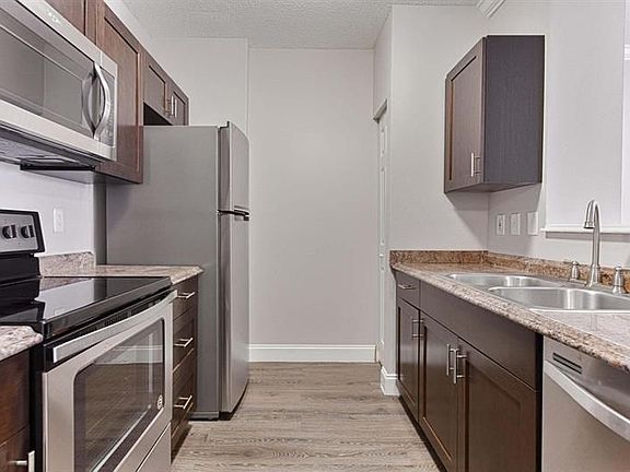 3rd image of 720 S Sapodilla Ave APT 403