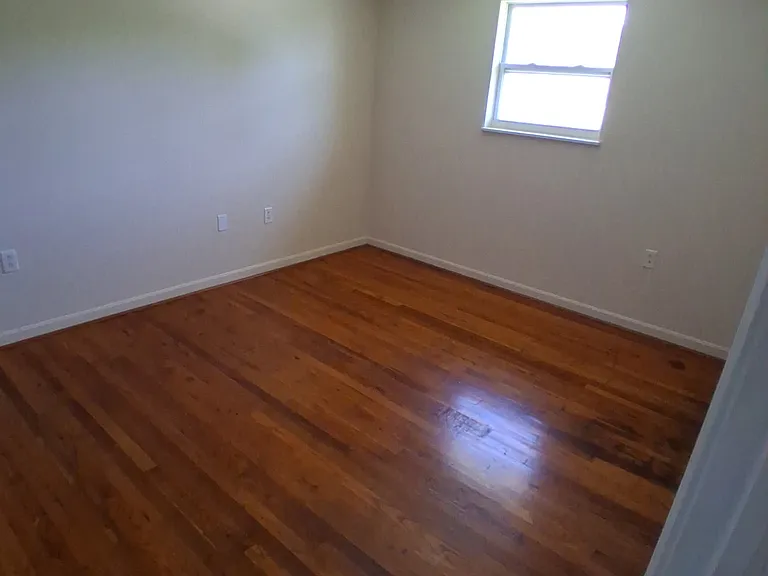 1014 Elm St — Photo 7