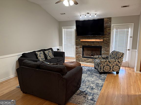 5th image of 245 Braemar Rd