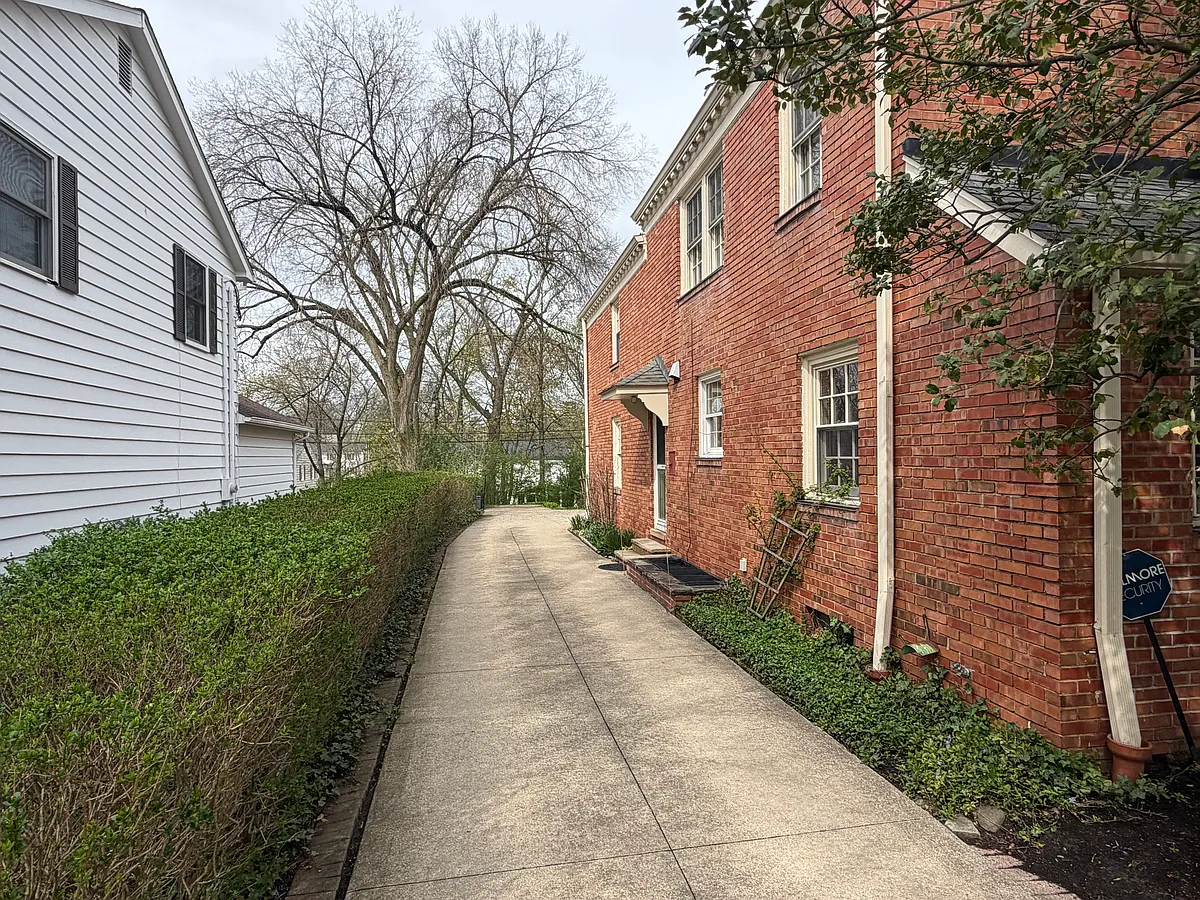 Building Photo - 2682 Rocklyn Rd