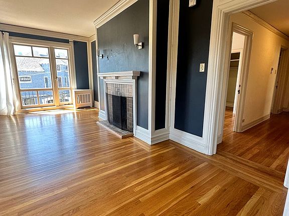 4th image of 10 10th Ave APT 3