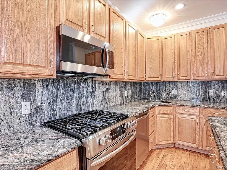 80 Alexander Ct — Photo 14