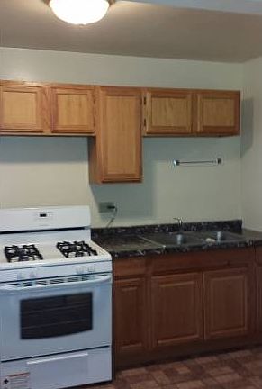 2nd image of 6213 S Greenwood Ave