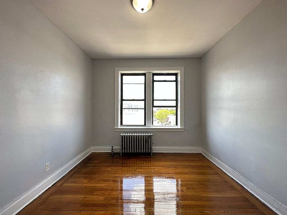 2nd image of 45 Kelly Pkwy #44E