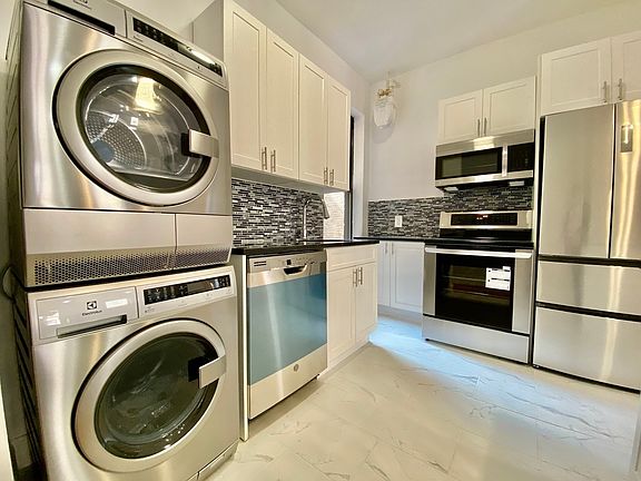 3rd image of 551 W 149th St