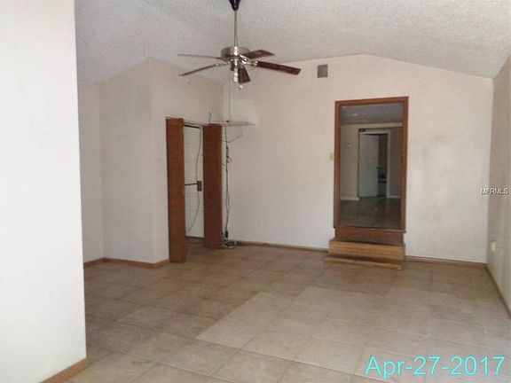 4th image of 25417 Hutcheson Ln