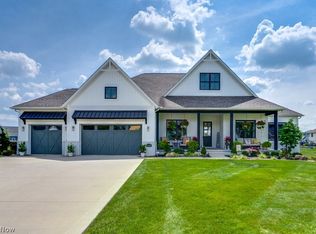 5740 Shadow Ridge Cir NW, North Canton, OH 44720