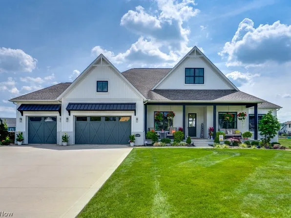 5740 Shadow Ridge Cir NW, North Canton, OH 44720