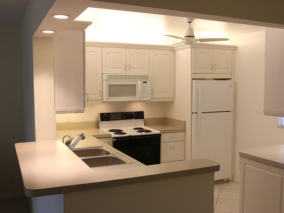 1st image of 230 NE 26th Ave APT 113