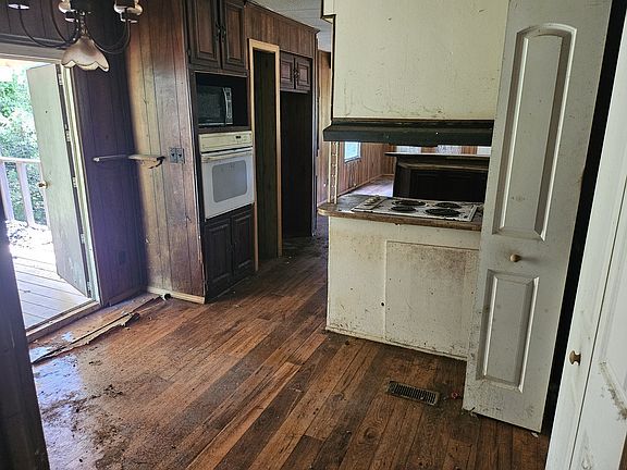 5th image of 308 Chance Dale Rd