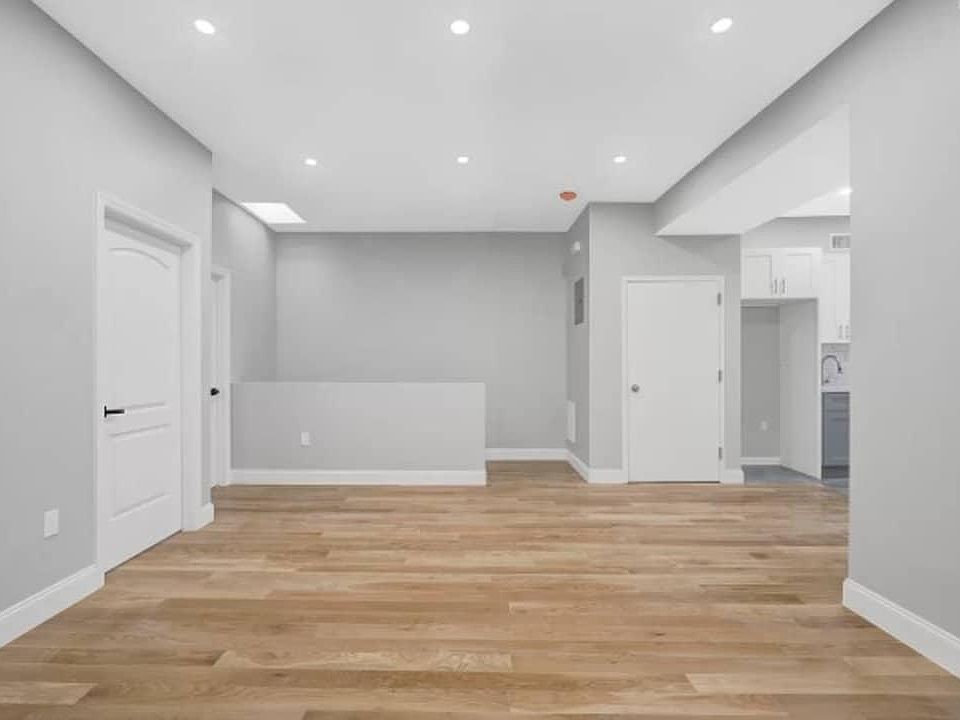 2nd image of 747 Autumn Ave Floor 1