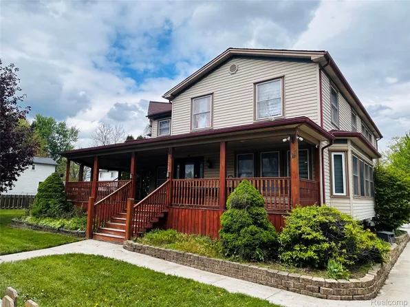 8186 Lenore St, Dearborn Heights, MI 48127