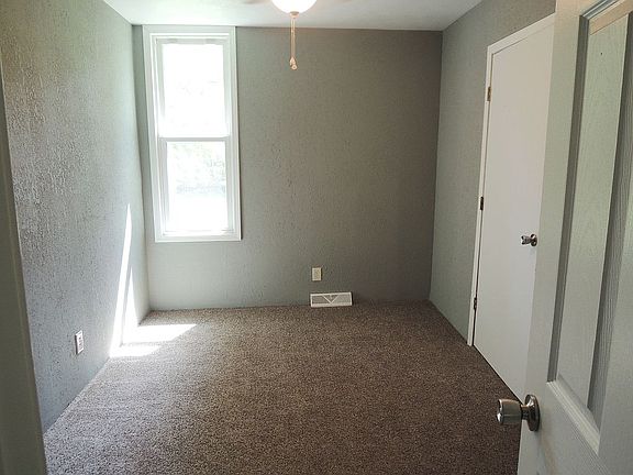 4th image of 422 McAdams St