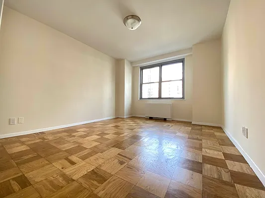 Rented by Bond New York | media 8