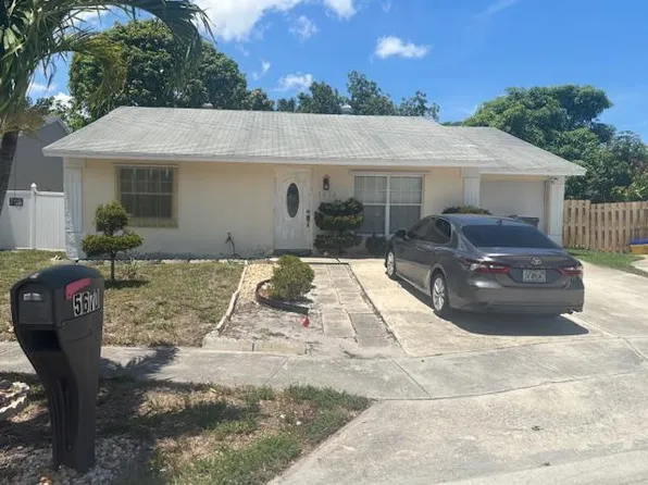 5670 Ithaca Circle W, Greenacres, FL 33463