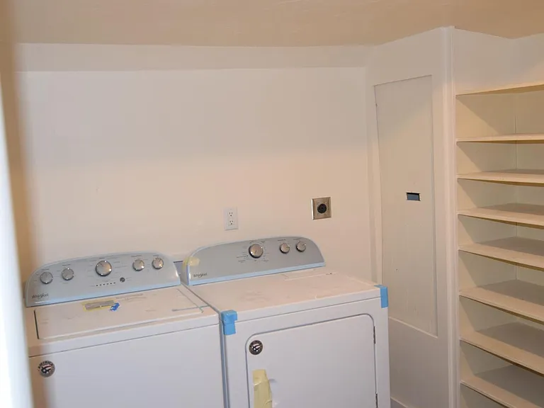95 W 600 N — Photo 25