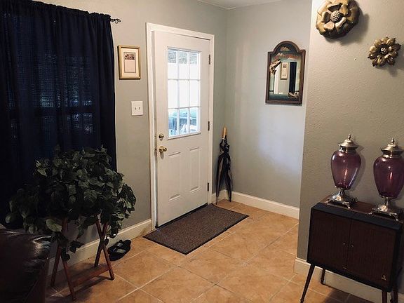 4th image of 71 Tripp Ln