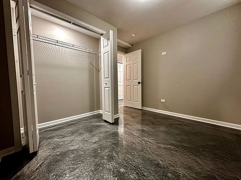 Amazing 4-bed Duplex by UIC — Photo 40
