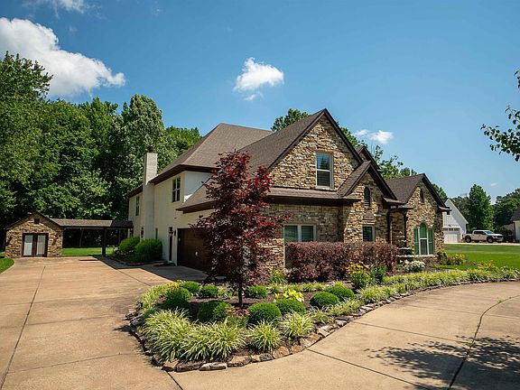 2nd image of 240 Woodsedge Dr